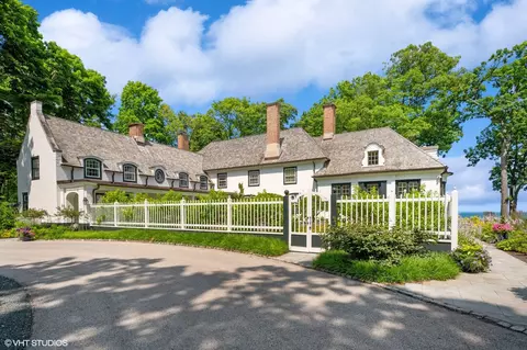 1421 Lake Rd, Lake Forest, IL 60045