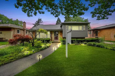 10028 Minnick Ave, Oak Lawn, IL 60453
