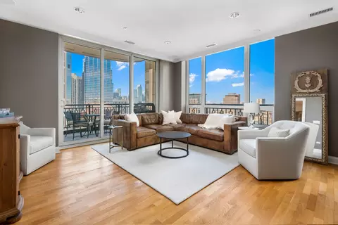 10 E Delaware Pl #28D, Chicago, IL 60611 photo 2