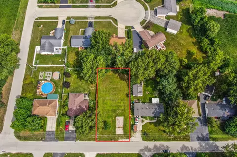 238 E Cermak Rd, Braidwood, IL 60408 photo 2