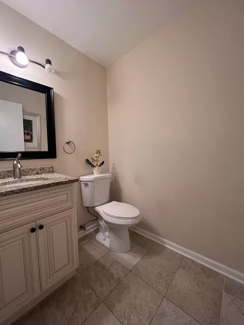 1847 Williamsburg Dr, Hoffman Estates, IL 60169 photo 6