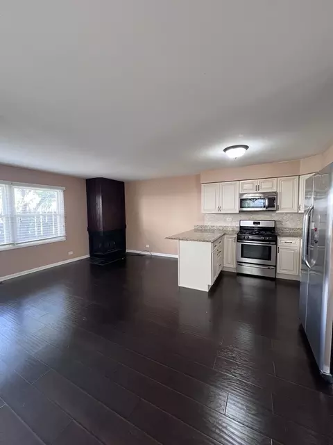 1847 Williamsburg Dr, Hoffman Estates, IL 60169 photo 2