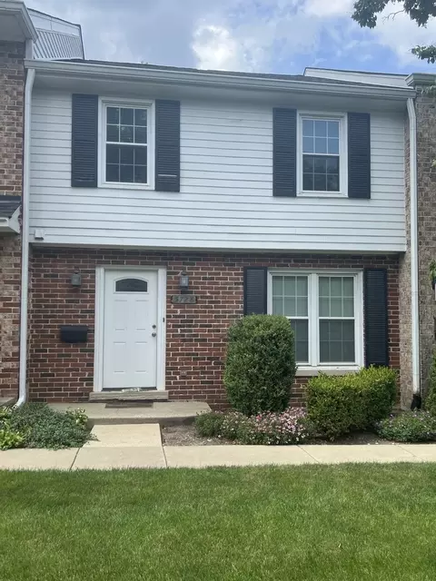 5728 Sutton Pl, Hinsdale, IL 60521