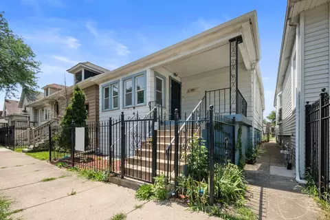 7518 S Rhodes Ave, Chicago, IL 60619