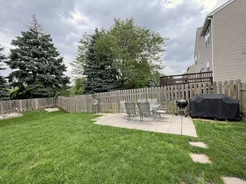 2048 Norwich Dr, Bartlett, IL 60103 photo 21
