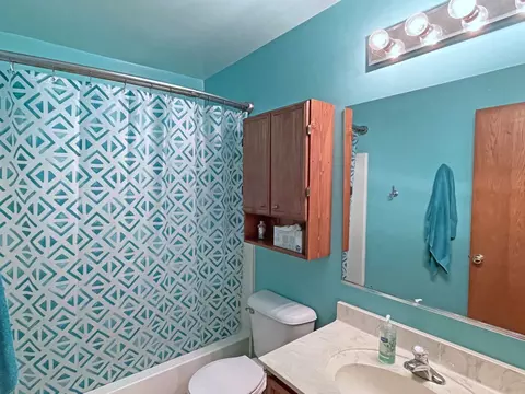 2048 Norwich Dr, Bartlett, IL 60103 photo 19