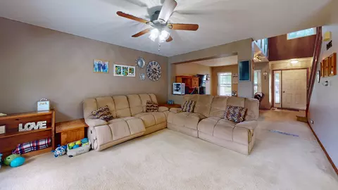 2048 Norwich Dr, Bartlett, IL 60103 photo 9