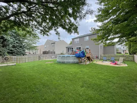 2048 Norwich Dr, Bartlett, IL 60103 photo 20