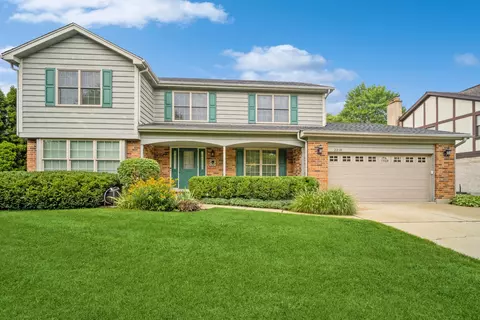 2218 Janet Dr, Glenview, IL 60026