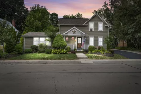 703 S Cross St, Sycamore, IL 60178