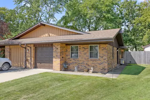 119 Beverly Ct #119, Streamwood, IL 60107