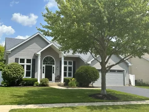 139 Barnes Rd, Elgin, IL 60124