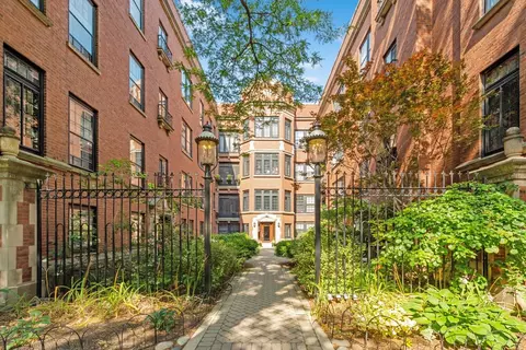 2918 N Pine Grove Ave #2, Chicago, IL 60657