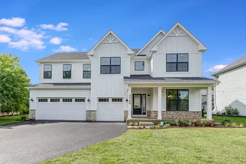916 Gateshead Dr, Naperville, IL 60564