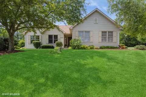 10707 Michigan Dr, Spring Grove, IL 60081