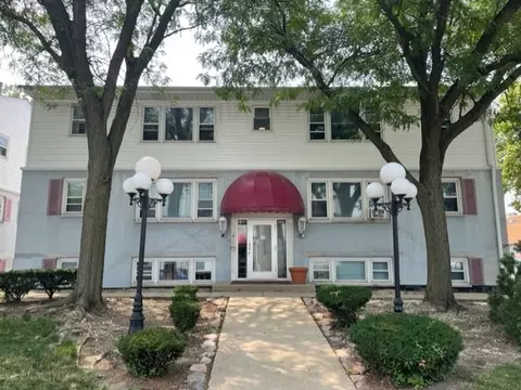 9501 Kelvin Ln #2446, Schiller Park, IL 60176