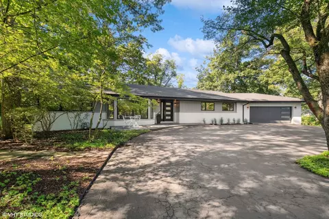 776 Whiteoaks Ln, Highland Park, IL 60035