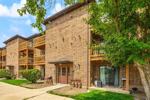 2256 Abbeywood Dr #C, Lisle, IL 60532
