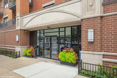 560 W Fulton St #604, Chicago, IL 60661