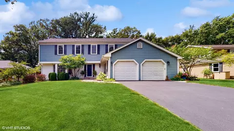 630 Hillside Ct, Barrington, IL 60010