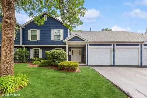 214 Hampshire Ct #201D, Naperville, IL 60565