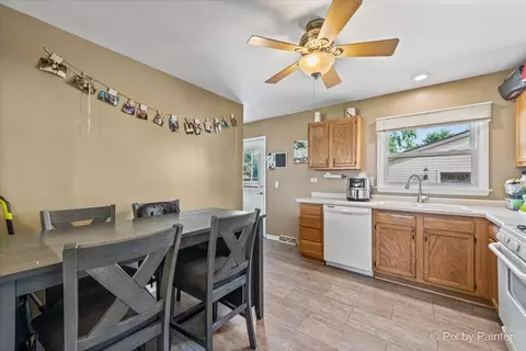 4305 Ponca St, Mchenry, IL 60050 photo 11