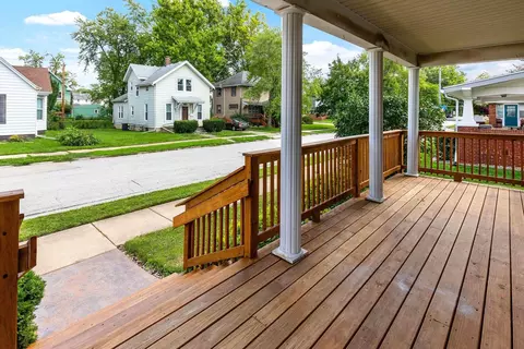 307 S State St, Bloomington, IL 61701 photo 5