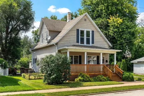 307 S State St, Bloomington, IL 61701 photo 2