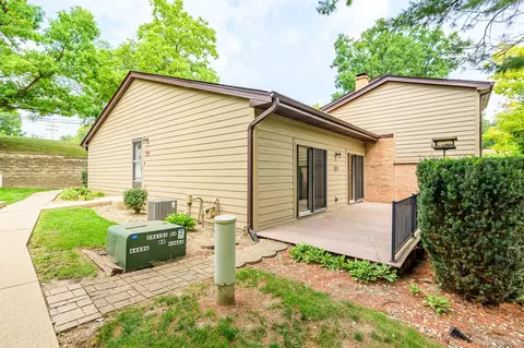 57 Mariner Ln #57, Fox Lake, IL 60020