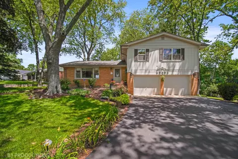 13401 S Old Orchard Ln E, Lockport, IL 60441