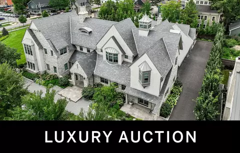 222 W Van Buren Ave, Naperville, IL 60540