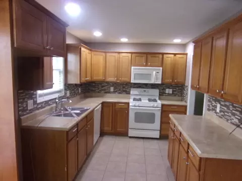 1602 Belclare Rd, Normal, IL 61761 photo 10
