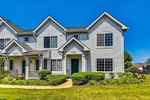 39601 N Warren Ln, Beach Park, IL 60083