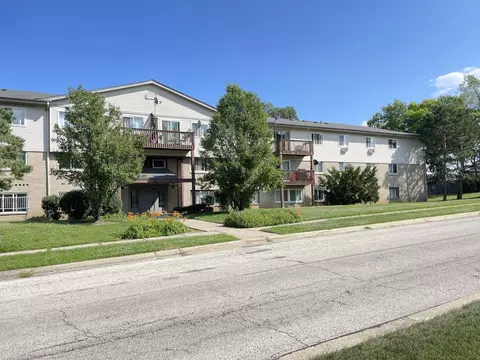 555 Deepwoods Dr #1D, Mundelein, IL 60060