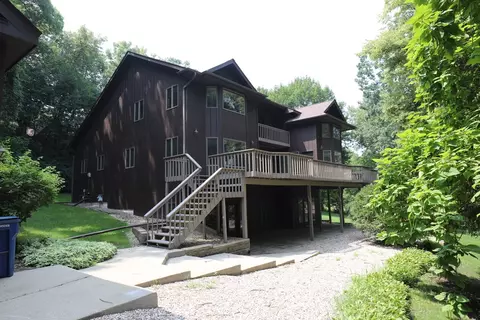 825 N River Rd, Algonquin, IL 60102