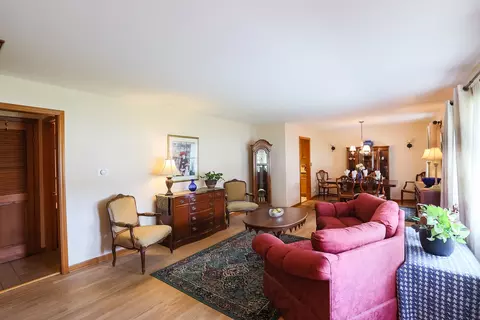 855 Cumberland St, Hoffman Estates, IL 60169 photo 5