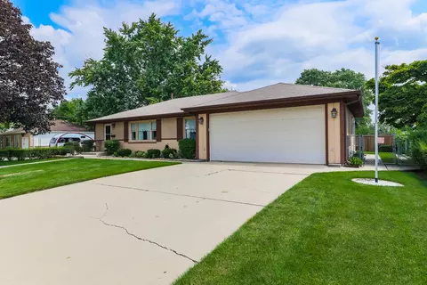 855 Cumberland St, Hoffman Estates, IL 60169 photo 3