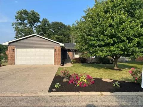 23 Murray Dr, Westville, IL 61883