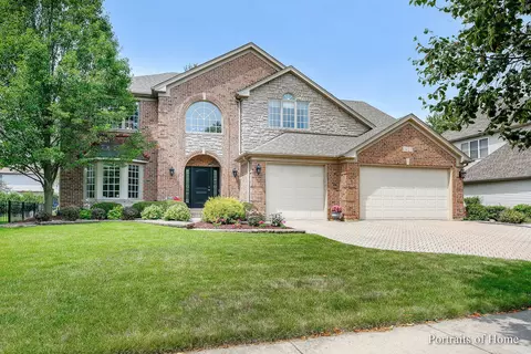 3427 Redwing Dr, Naperville, IL 60564