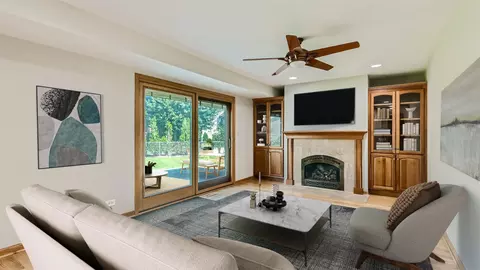 4045 Mason Dr, Hoffman Estates, IL 60192 photo 9