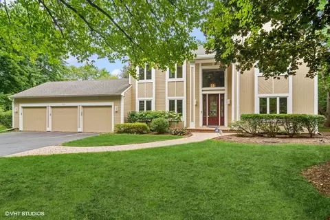5527 Old Wood Ln, Long Grove, IL 60047