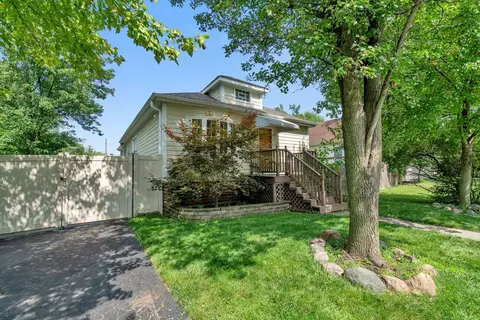 214 Spring St, Willow Springs, IL 60480