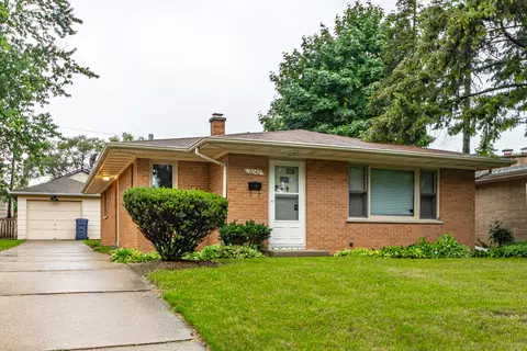 2042 Walnut St, Waukegan, IL 60087
