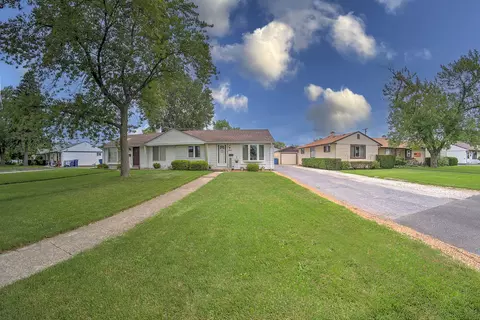 4560 W 88th St, Hometown, IL 60456