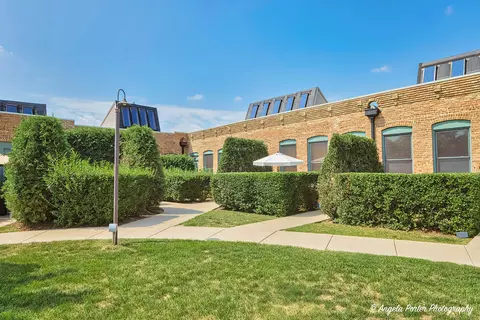 344 Hutchins Ct #344, Woodstock, IL 60098