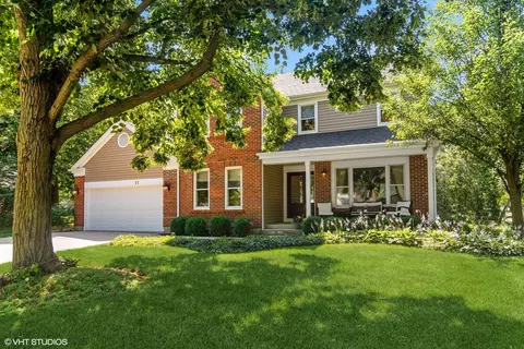 77 Chestnut Ter, Buffalo Grove, IL 60089