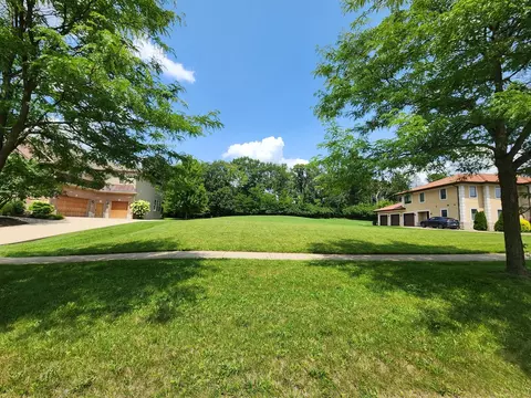 15 W050 91st St, Burr Ridge, IL 60527