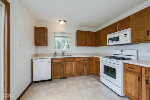 705 Deames St, Plano, IL 60545 photo 11
