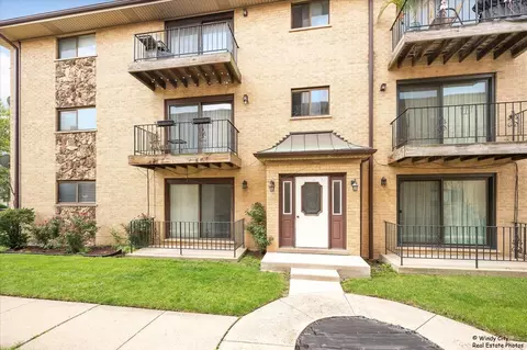 8510 W Catherine Ave #2S, Chicago, IL 60656