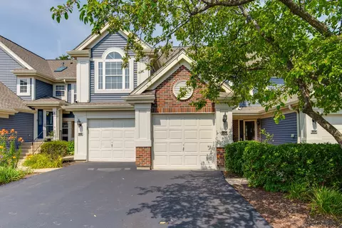 926 Little Falls Ct, Elk Grove Village, IL 60007